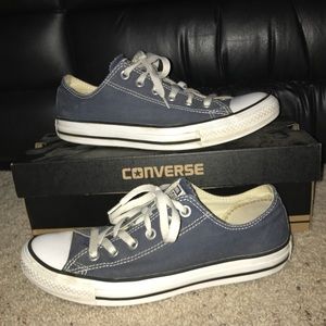 women’s navy blue converse